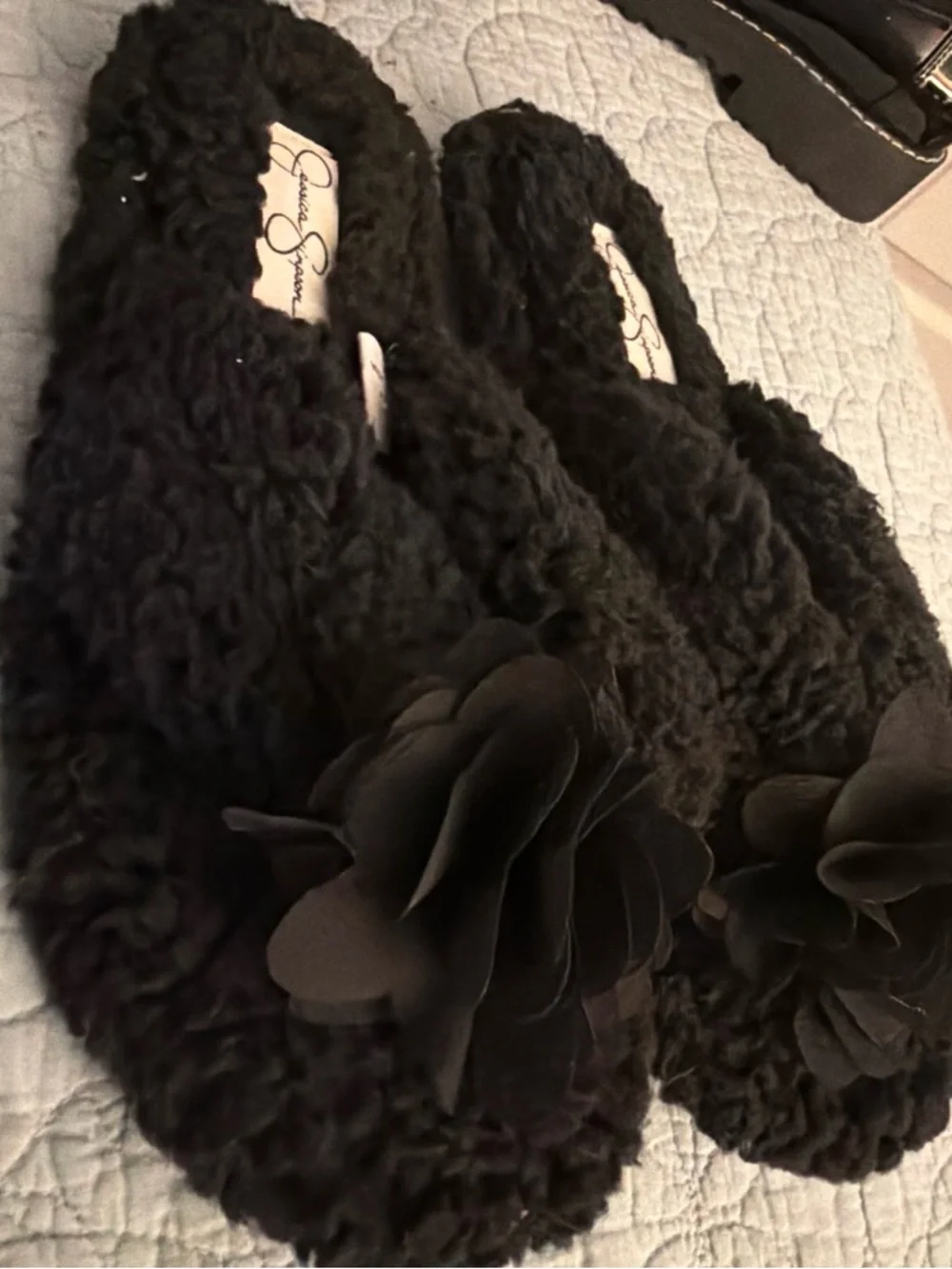 Jessica Simpson Black Fuzzy Floral Slip-On Slippers thong sandals
